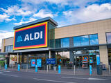 Zúgolódnak az Aldi dolgozói, nem is jelent több pénzt a fizetésemelés