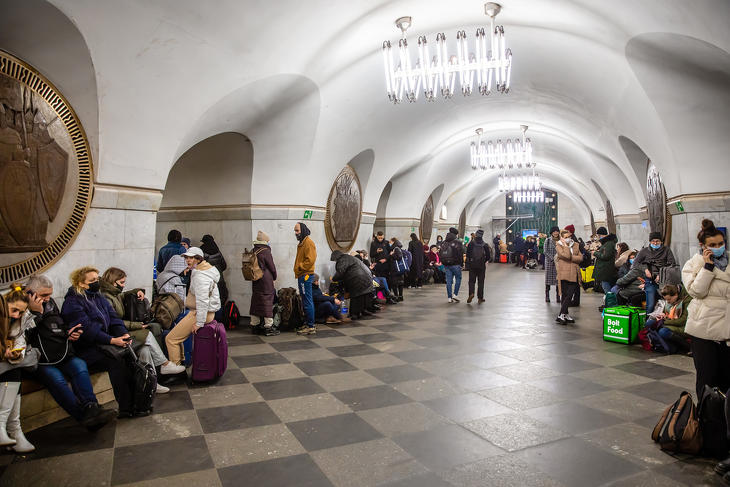 Sokan a kijevi metróba menekülnek. (Korábbi felvétel) Fotó: Depositphotos 