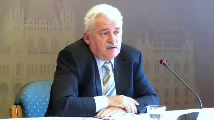 Fónagy János remek számokat sorolt fel, a végeredmény mégis vaskos mínusz lett