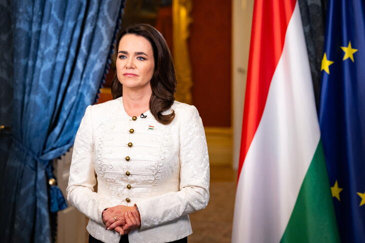 Novák Katalin lemondó nyilatkozata közben a Sándor-palotában 2024. február 10-én. A legfontosabb kérdésre azóta sem adott választ - most sem