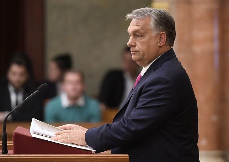 Orbán Viktor miniszterelnök napirend előtt szólal fel az Országgyűlés plenáris ülésén 2019. október 21-én. 