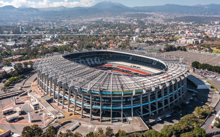 A mexikóvárosi Azték Stadionban június 11-én Mexikó-Dél-Afrika mérkőzéssel rajtol el a vb