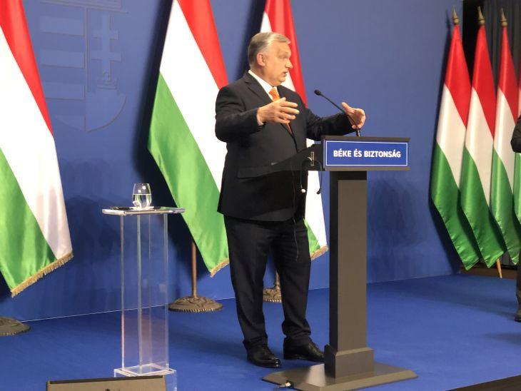 Orbán Viktor sajtótájékoztatója április 6-án. Fotó: Mfor.hu