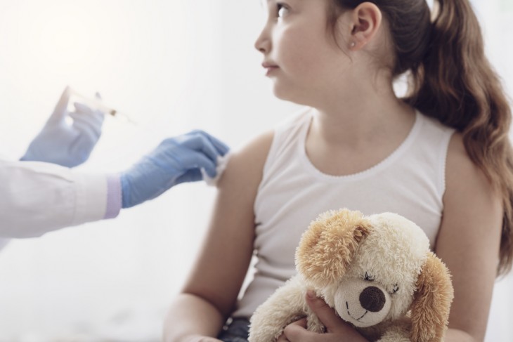 A védőoltások széleskörű bevezetése nélkül sokkal nagyobb teher nehezedne az egészségügyi ellátórendszerekre
