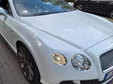 Leutánozná Várkonyi Andreát? Hófehér Bentley-t árul a NAV