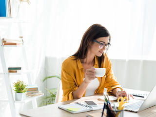 Valami történt, hatalmas fordulatot jelez a munkaerőpiaci mutató