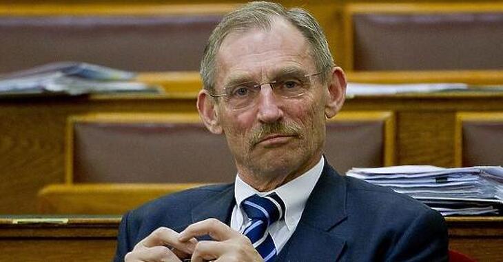 Pintér Sándor sok fontos jogkörrel bír