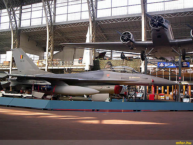 Harci repülőgépek kiállítása Belgiumban