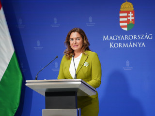Vitályos Eszter
