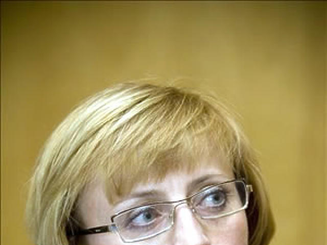 Antal Erzsébet: 2000. november - 2001. június