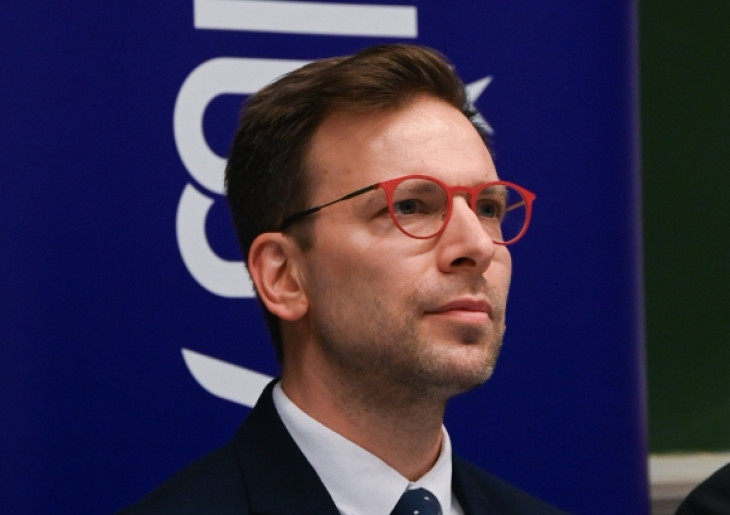 Álmos Péter, a Magyar Orvosi Kamara elnöke szerint újra jó hellyé kell tenni az állami egészségügyet