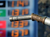 Remek hír a benzint tankolóknak, a dízelesek kimaradnak a jóból