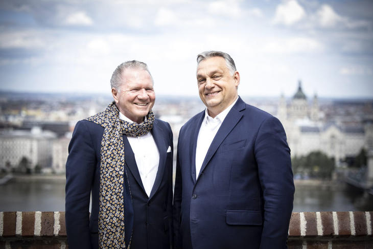 Orbán Viktor miniszterelnök a Karmelita kolostorban fogadta Péterffy Tamást, az Interactive Brokers Group alapító-tulajdonosát 2021-ben. Fotó: Fischer Zoltán/Miniszterelnöki Sajtóiroda