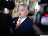 Orbán Viktort kérdezik