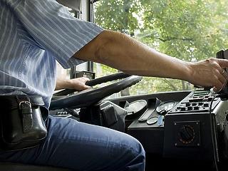 Fejpénzzel és kisfilmmel toborozza a BKV a hiányzó 300 buszsofőrt