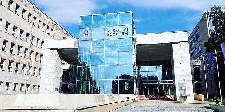 A Miskolci Egyetemhez kerülő ingatlanok felett is a miniszter rendelkezik majd. Fotó: Facebook