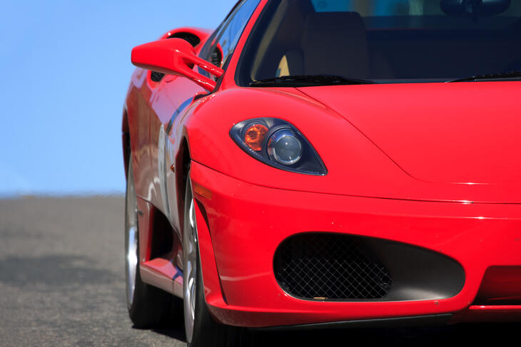 Jó sok Ferrari kijönne a nyereségből