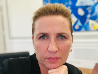 Mette Frederiksen dán miniszterelnök elgondolkodotta  lehetőségeken