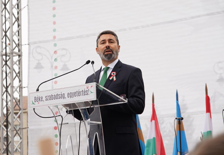 Hidvéghi Balázs, a Miniszterelnöki Kabinetiroda parlamenti államtitkára szól a néphez