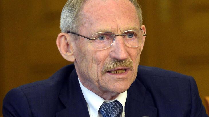  Pintér szankcionálná a renitens betegeket