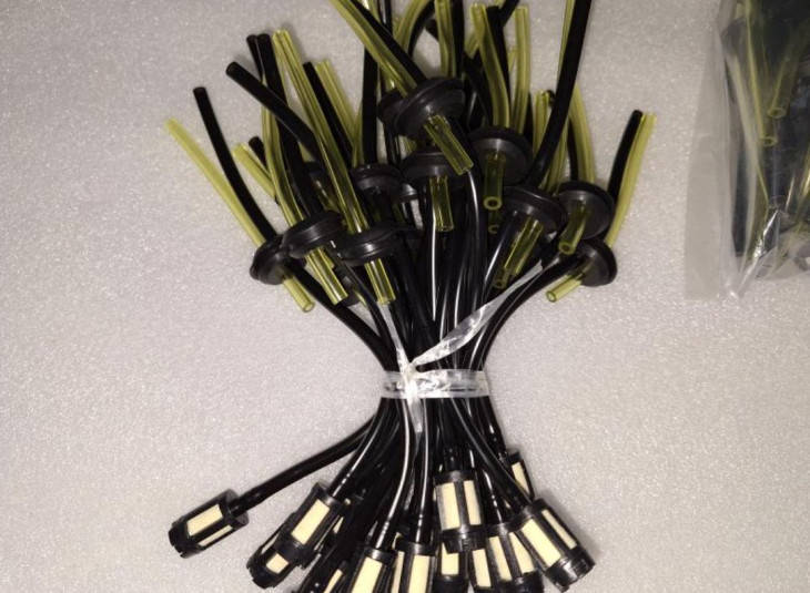 A rengeteg olajcső csak együtt vihető