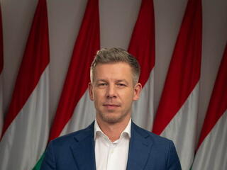 Magyar Péter először válaszol kérdésekre leendő miniszterelnökként