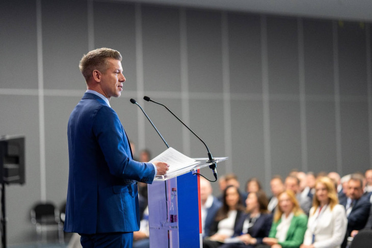 Magyar Pétert a korábbi állami beruházások, szerződések felülvizsgálatáról kérdeztük