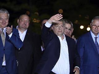 Nagy pofon Orbánnak, az EU-párti politikai centrum kitart Európában