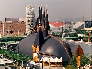 Elárverezik az 1992-es sevillai világkiállítás Makovecz-pavilonját