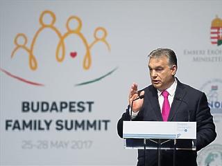 Orbán 2018-ra meghirdette a családok évét, számos gyerekszülést ösztönző kedvezmény jön