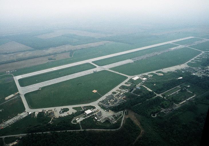 Lehet, hogy napelemparkká alakítják a taszári repülőteret. Fotó: Wikipedia