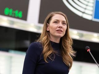 Donáth Anna nem bírta a nyomást, lemondott a Momentum vezetéséről