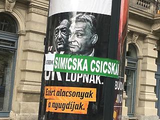 Rendkívüli parlamenti ülésen csimpaszkodhat a plakáttörvénybe a Fidesz