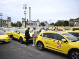 Nem adják fel: ismét tüntettek a taxisok