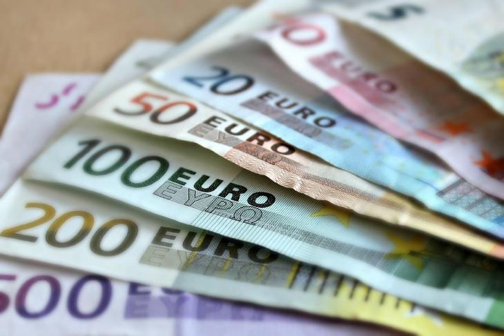 A forint több mint 6 százalékos pluszban az euróval szemben. Legalábbis az idén. Fotó: Depositphotos