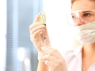 Már lehet regisztrálni a koronavírus elleni oltásra