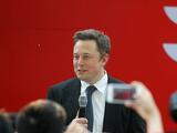 Elon Musk ordibált egy sort Trump egy fontos emberével