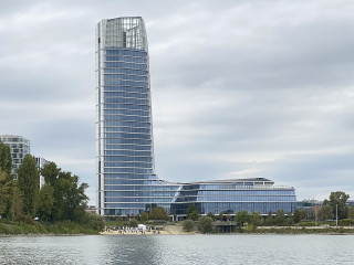 A Mol székháza is ambíciózus terveket sugall