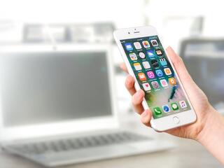 A mobil- és internetdíjakba is beavatkozhat a kormány