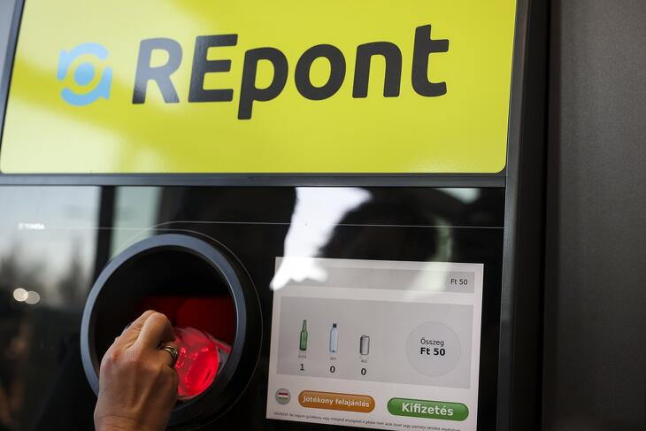 Ha a gép nem működik, a bolt munkatársainak kell szólni