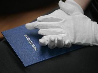 Egy helyre kerülnek a diplomák 
