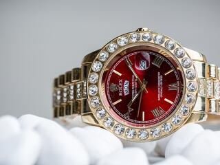 Nagy étvággyal vásárolja vissza vagyontárgyait Schadl és Völner