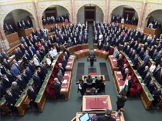 A képviselői tiszteletdíjak és a magyar valóság dichotómiája