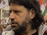„Ne itt adjál interjút!” – inzultálták Puzsér Róbertet a Kossuth téren