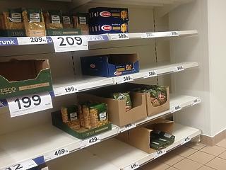 4 százalék alatt az infláció, de az égbe tolta az élelmiszerárakat a vásárlási roham