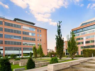 Az állam nélkül pangás lenne a budapesti irodapiacon