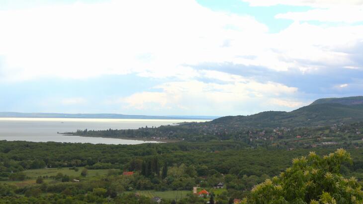 Kilátás a Balatonra