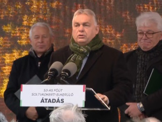 Orbán Viktor új utakat nyit, ahogy a vidéket járja
