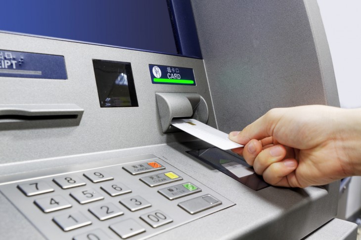 A bankjegykiadó automaták legsűrűbben a siófoki és a keszthelyi járásban érhetők el: előbbin 9,9, míg utóbbin 8,8 ATM jut 10 ezer lakosra. Fotó: Depositphotos