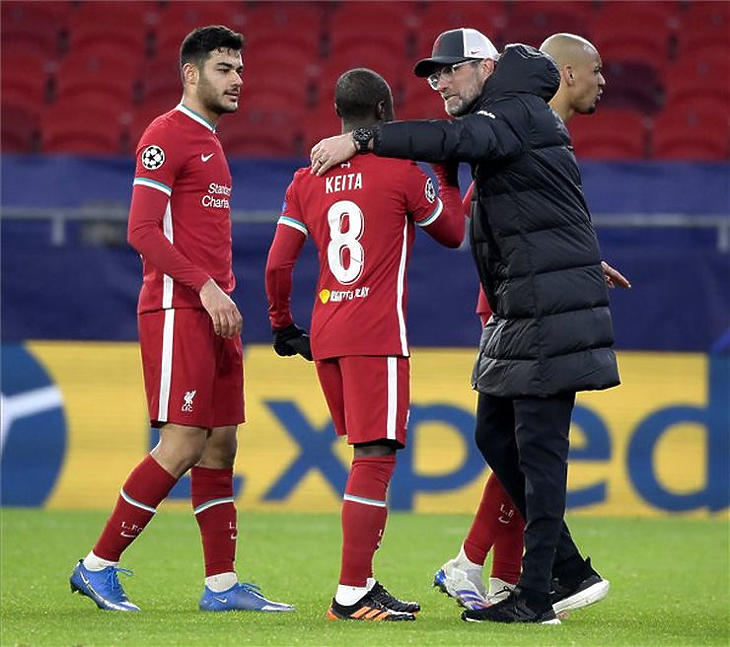 Jürgen Klopp, az FC Liverpool menedzsere és Naby Keita, az angol csapat játékosa a budapesti BL-mérkőzés után (Fotó: MTI/Koszticsák Szilárd)